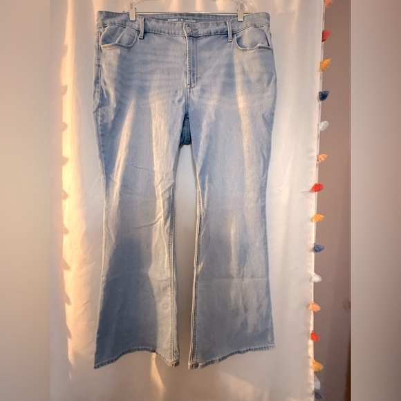 Old Navy Light Blue Flare Leg Jeans - Picture 2 of 4